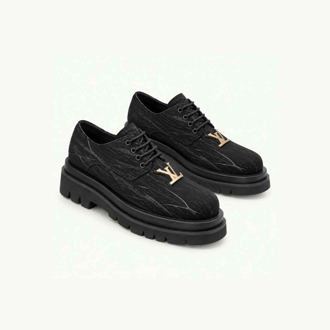Derby noire texturée à détail doré