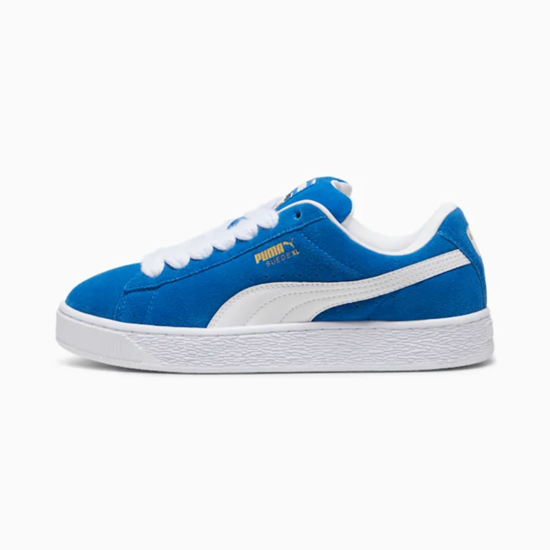 Puma Suede XL bleu et blanc - Sneaker streetwear iconique en daim avec bande blanche signature et semelle épaisse, style urbain tendance
