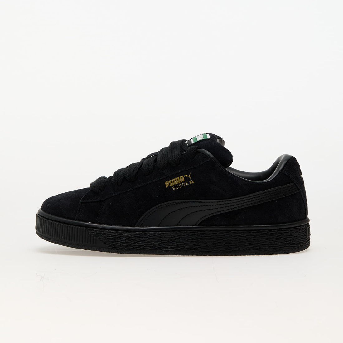 Puma Suede XL tout noir - Sneaker streetwear iconique en daim avec bande blanche signature et semelle épaisse, style urbain tendance