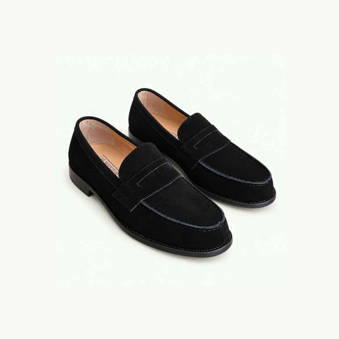 Mocassin noir à finition veloutée
