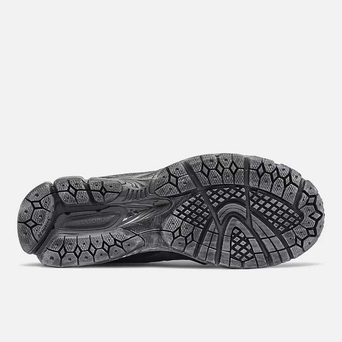 New Balance 2002R gris anthracite - Sneaker running rétro avec logo N signature, semelle sculptée et finitions daim premium, style urbain confortable