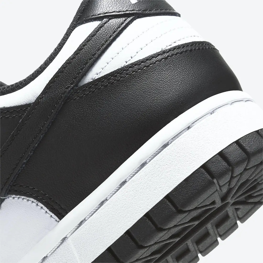 Nike Dunk Low Panda - Sneaker noir et blanc colorway classique avec swoosh noir et semelle blanche et noire