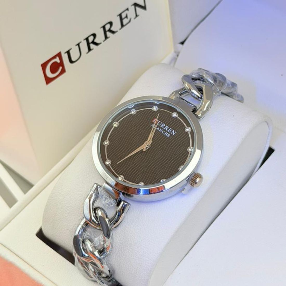 Montre Curren Blanche cadran chocolat – chain silver strass